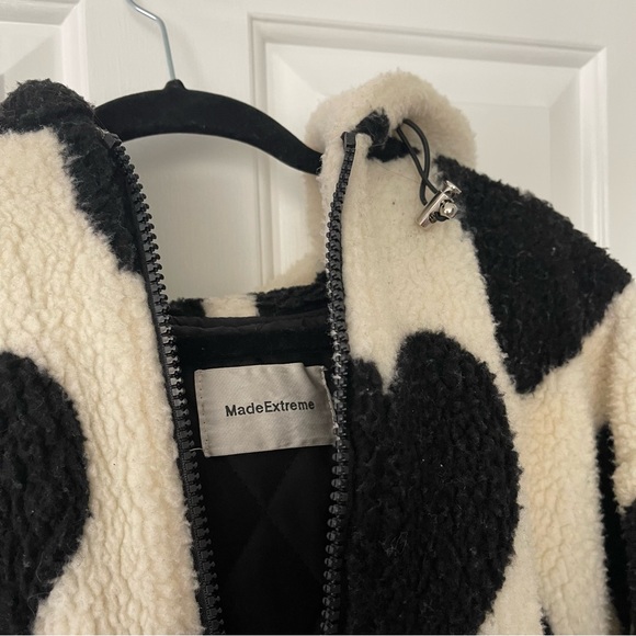 Alfric Eden B&W Hearts Sherpa Jacket - Picture 2 of 5